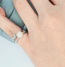Load image into Gallery viewer, Round Freshwater Pearl Butterfly ring, sterling silver
