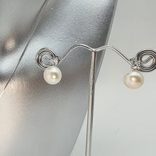 Load image into Gallery viewer, Freshwater Cultured Pearl Queen Set, Sterling silver
